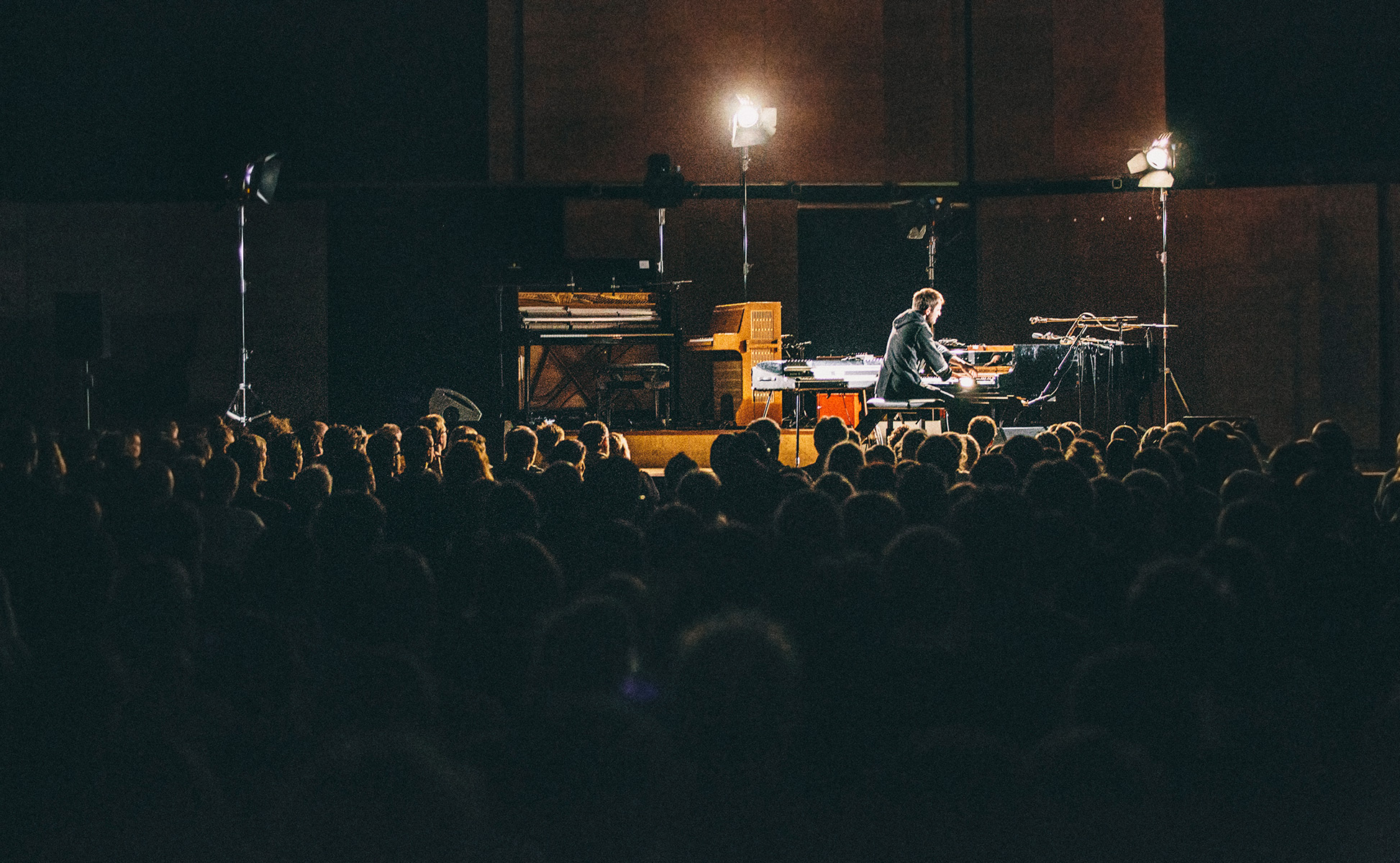 Pictures and Portraits of Nils Frahm playing at koncerthuset