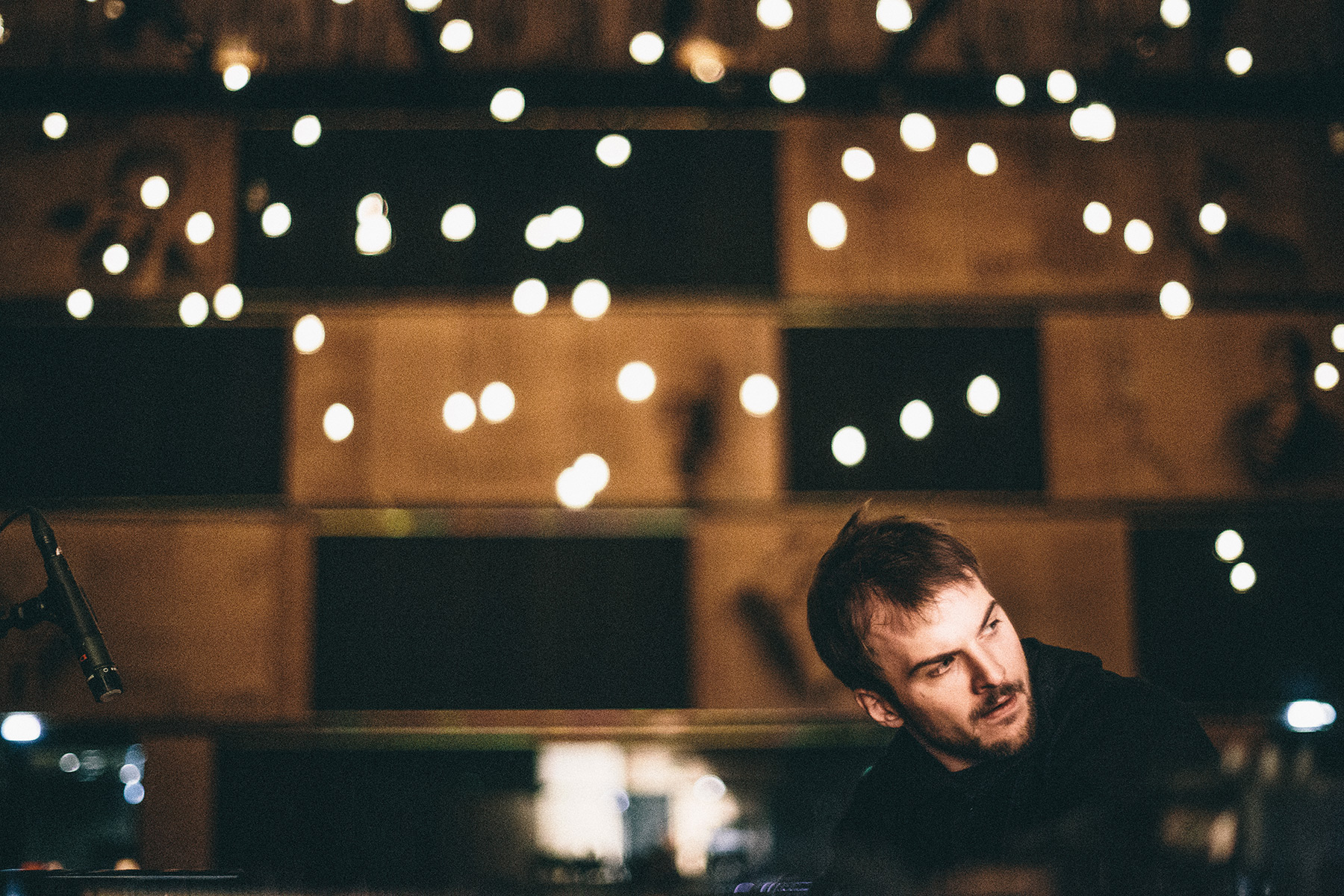 Pictures and Portraits of Nils Frahm playing at koncerthuset