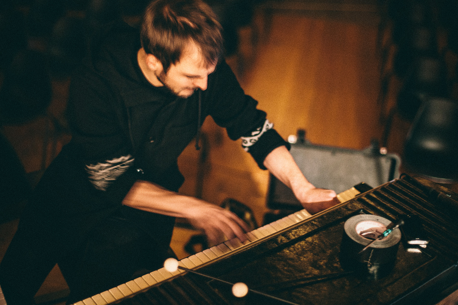 Pictures and Portraits of Nils Frahm playing at koncerthuset