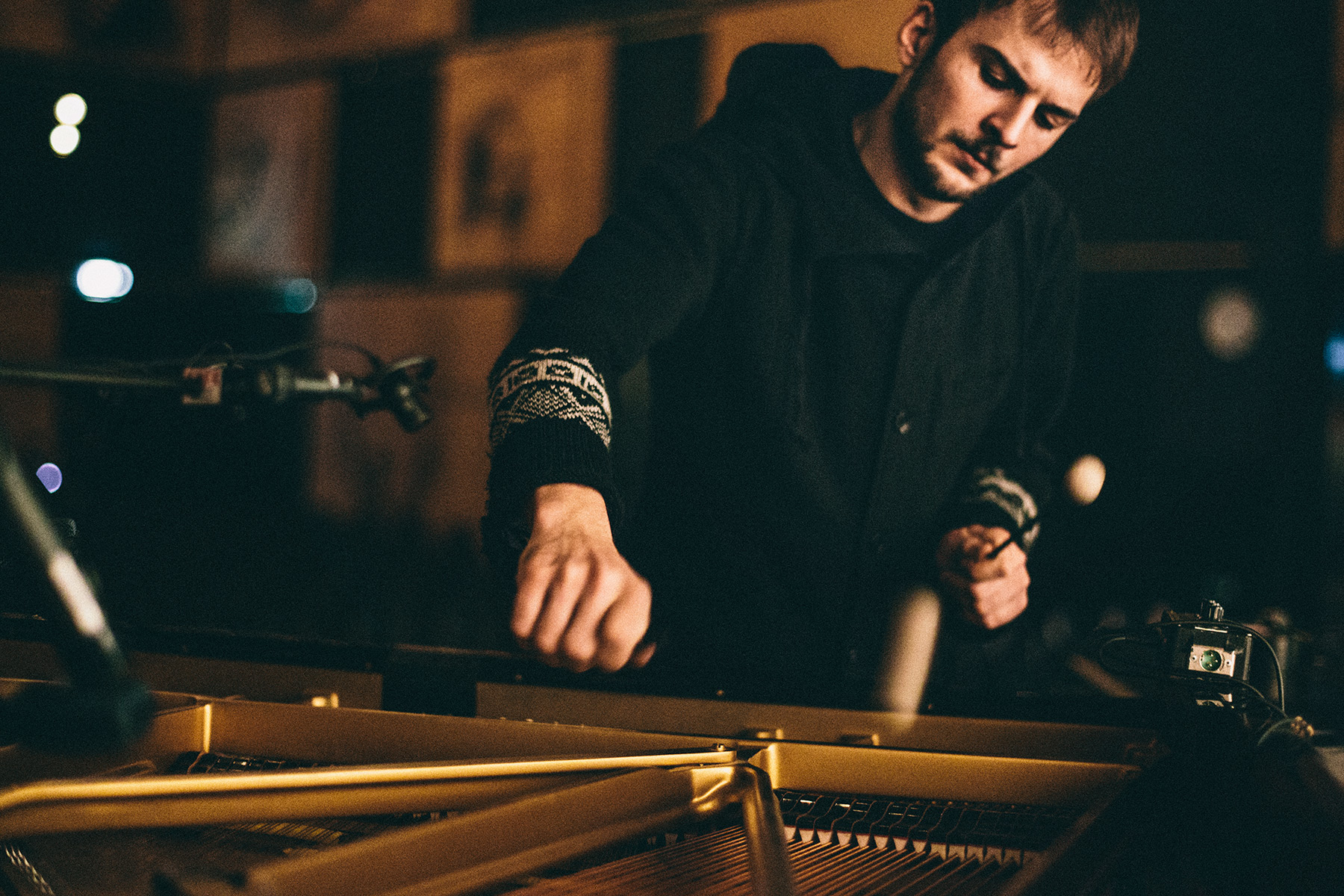 Pictures and Portraits of Nils Frahm playing at koncerthuset